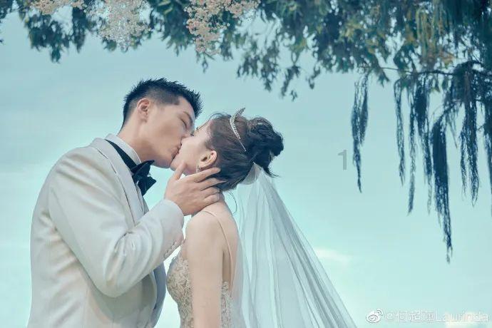 郑恺成长路上的坚持：从“响”到“不响”，敬佩王家卫